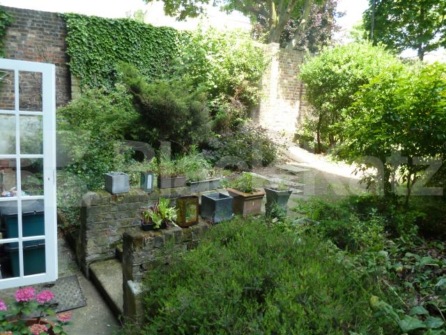 			New Instruction , 2 Bedroom, 1 bath, 1 reception Flat			 St Pauls Place, Cannonbury